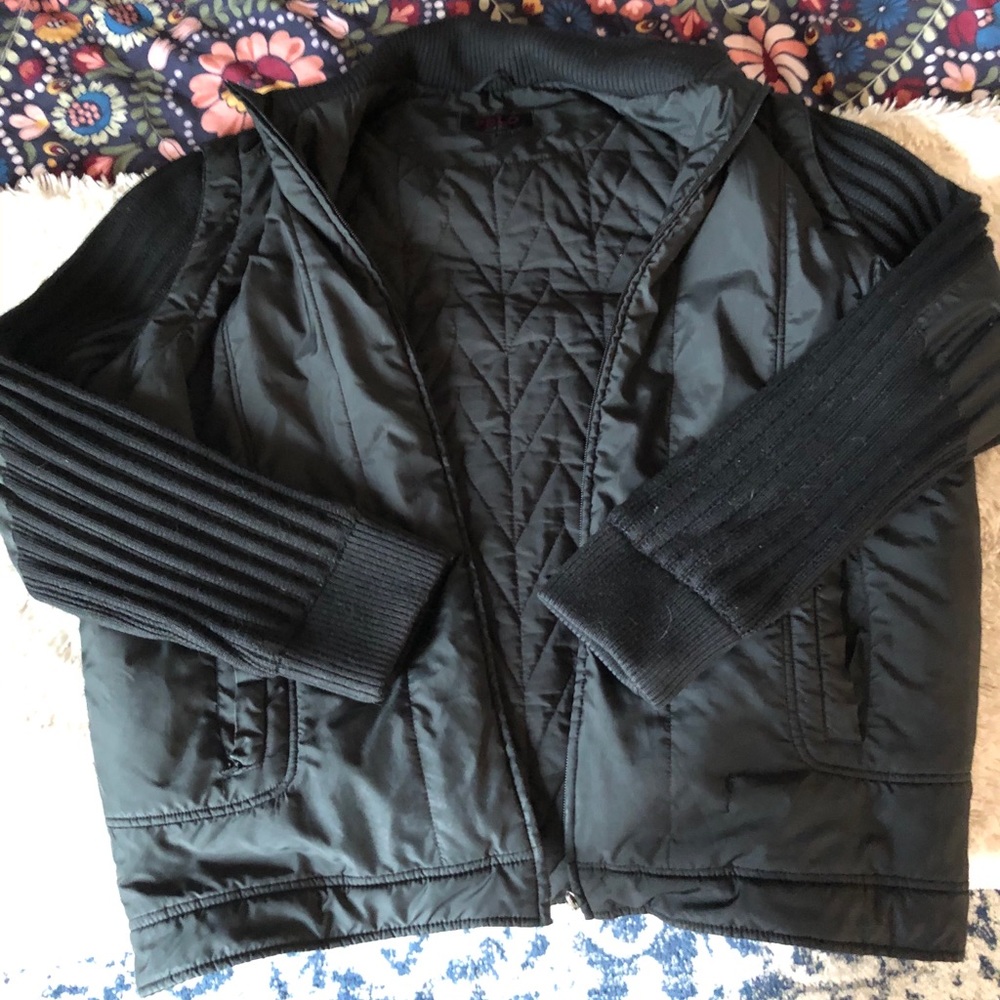 Quilted jacket with ribbed sleeves